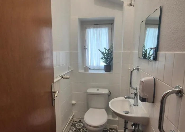 Lejlighed Sunny 5 2 Bathroom In Location *